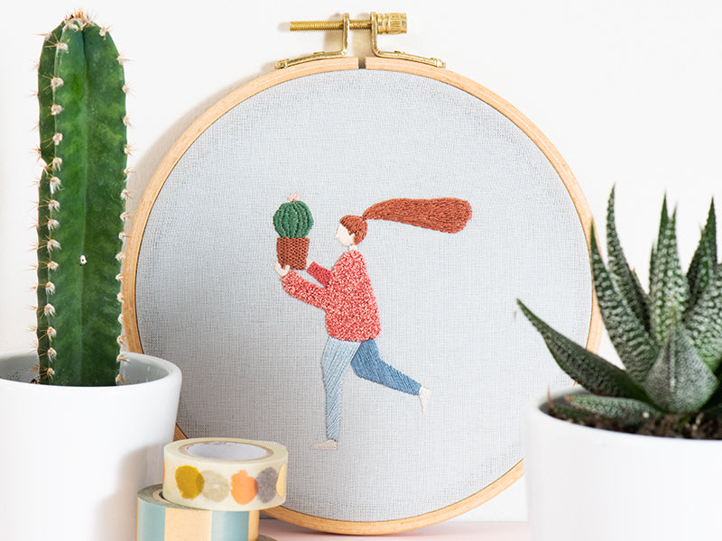 achat Kit de broderie traditionnelle - "plant lady" - la jeune fille au cactus par Slow evenings
