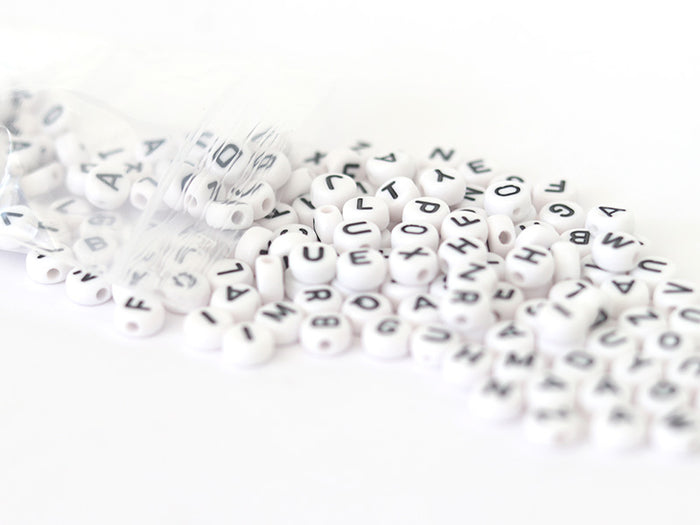 Achat Lot de 200 perles rondes - Lettres alphabet noires
