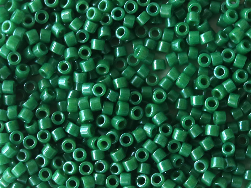 Achat Miyuki Delicas 11/0 - Opaque dyed green DB-656