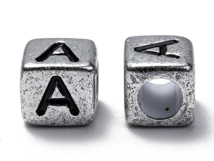 Achat Boite de 934 perles lettres alphabet carrées - argentées