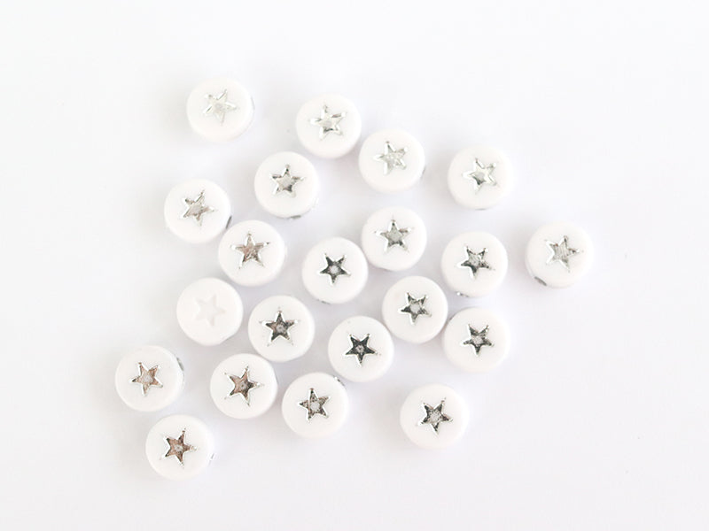 Achat 20 perles rondes en plastique -  étoiles - argenté et blanc