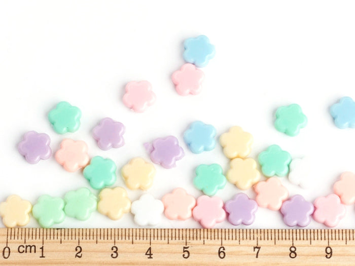 Achat 50 perles en plastique - fleurs simples pastelles - 9 mm