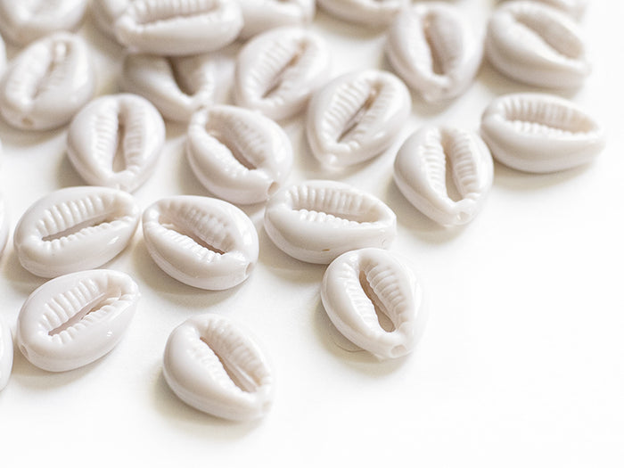 Achat 50 perles coquillages cauri en plastique - blanc