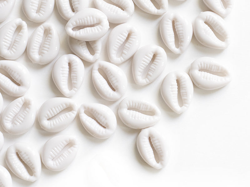 achat 50 perles coquillages cauri en plastique - blanc