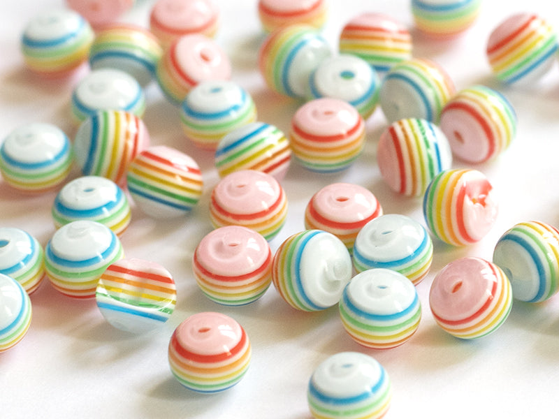 achat 50 perles en résine à rayures pastelles  - 8 mm