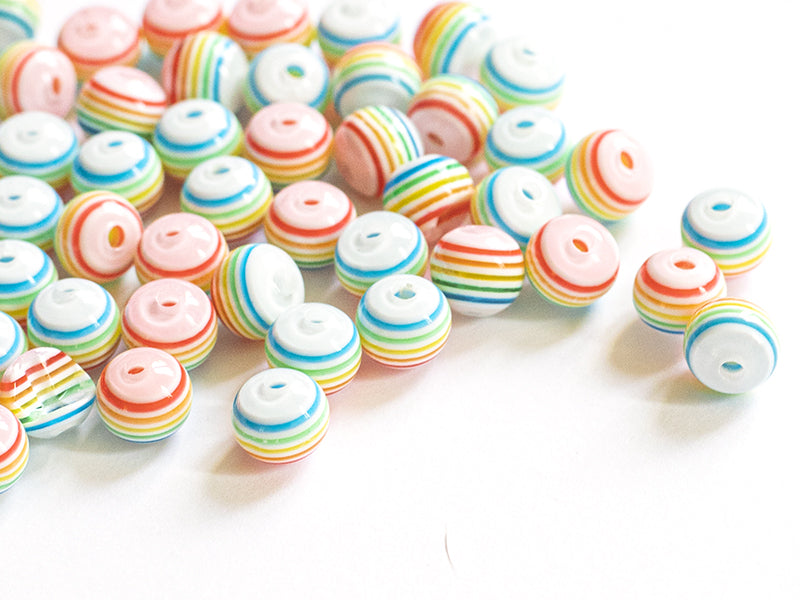 achat 50 perles en résine à rayures pastelles  - 8 mm