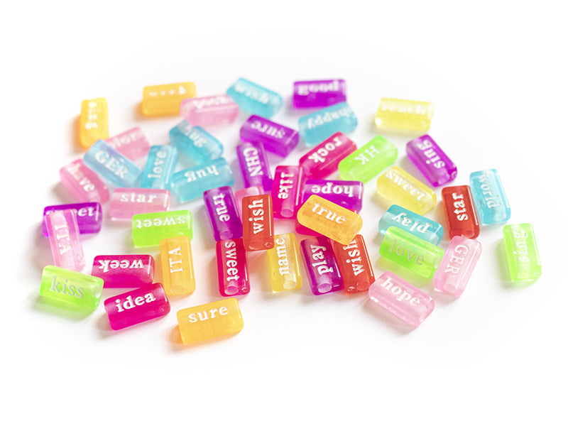 achat 50 perles en plastique  - mots flashy multicolore