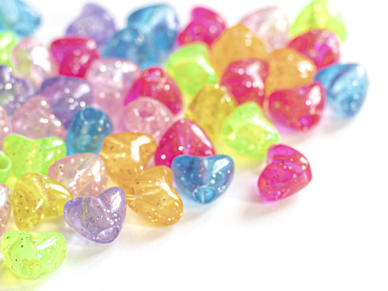 achat 50 perles en plastique- cœurs pailletés - multicolore