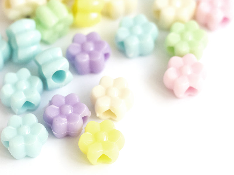 achat 50 perles fleurs en plastique - multicolore