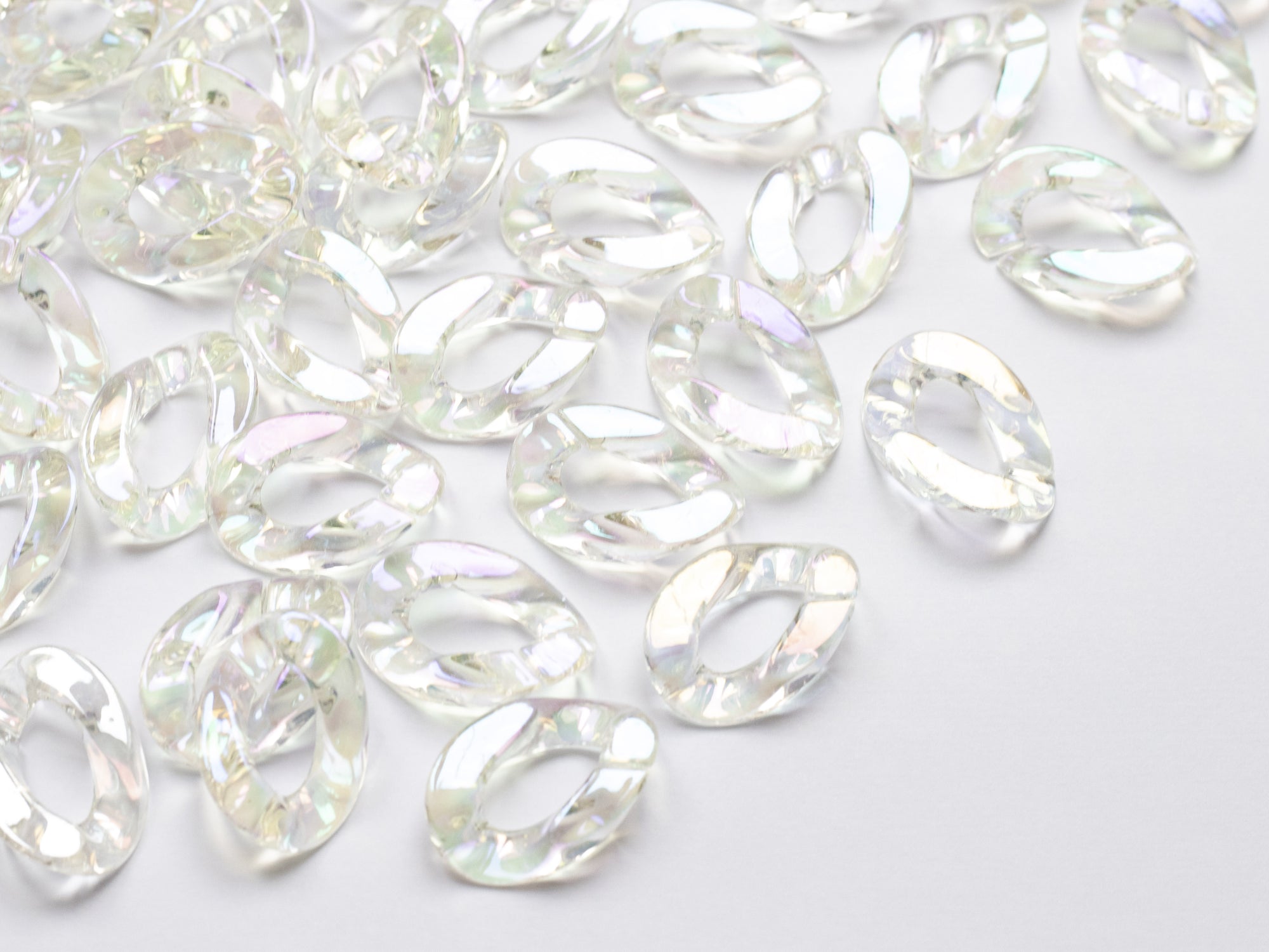 achat 50 grands maillons en plastique 30 x 21 mm - à connecter pour création de chaîne - blanc nacré et irisé