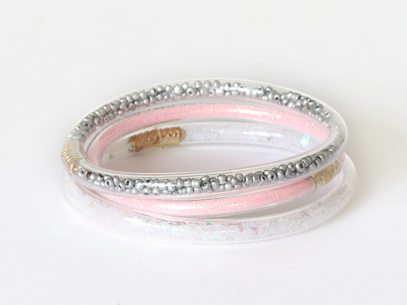 Achat Bracelet jonc bouddhiste fantaisie - blanches - étoiles irisées