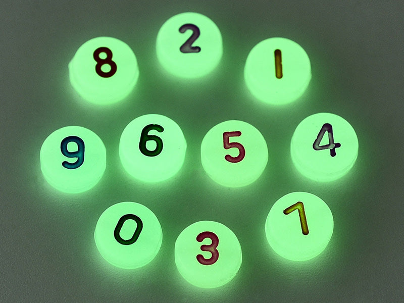 Achat 200 perles rondes en plastique - chiffres et numéros - phosphorescent et multicolore - 7 mm