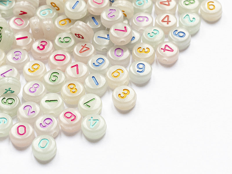 achat 200 perles rondes en plastique - chiffres et numéros - phosphorescent et multicolore - 7 mm