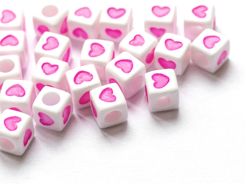 achat 20 perles en plastique cubes symbole coeur  - rose flashy - 7 mm