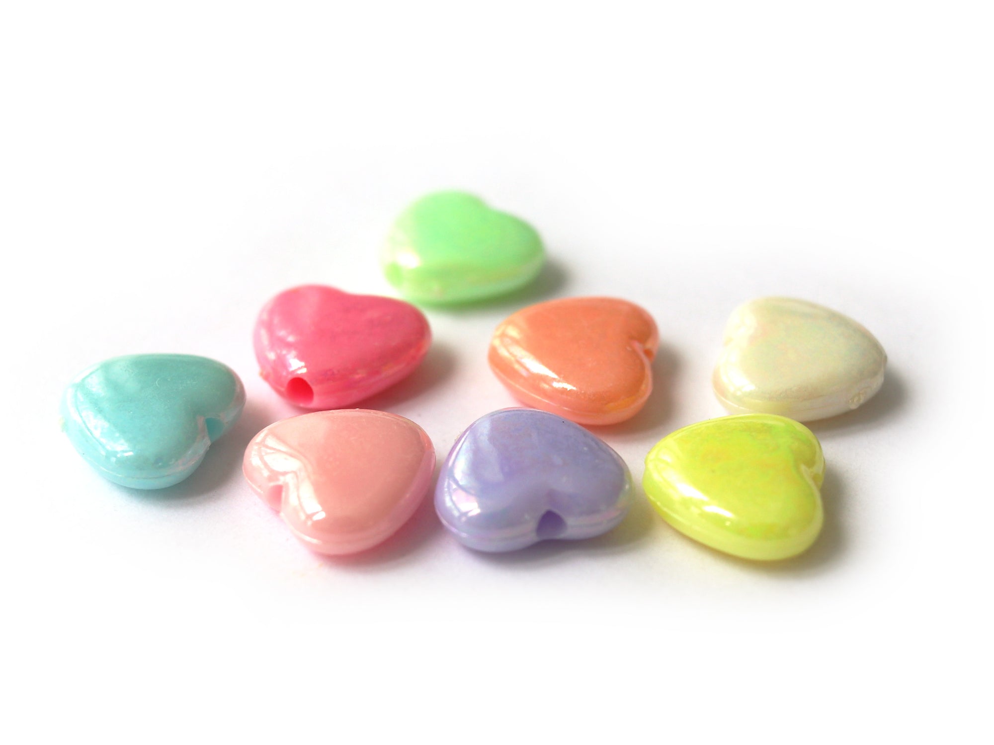 achat 50 perles en plastique cœur - pastel nacré - 11x12mm