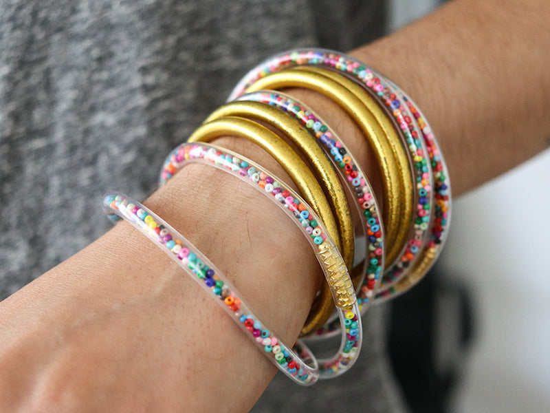 achat Bracelet jonc bouddhiste fantaisie - inclusion de perles de rocailles multicolores