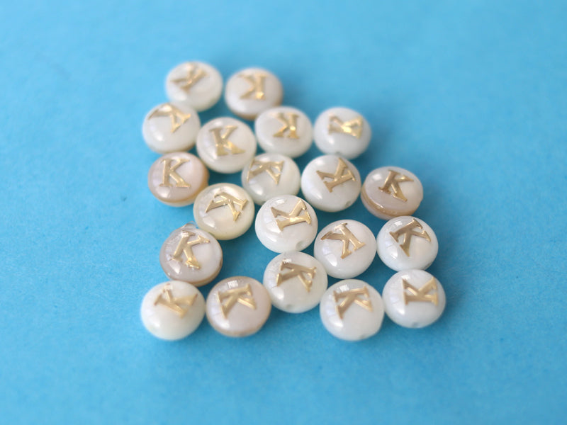 Achat Perle coquillage naturel et laiton doré - Lettre K