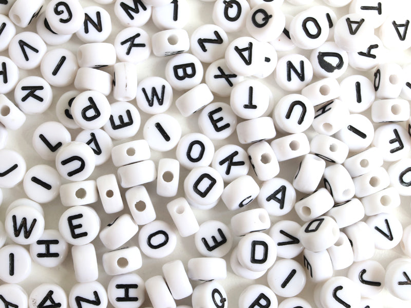 achat Pot perles lettres – Blanc et noir