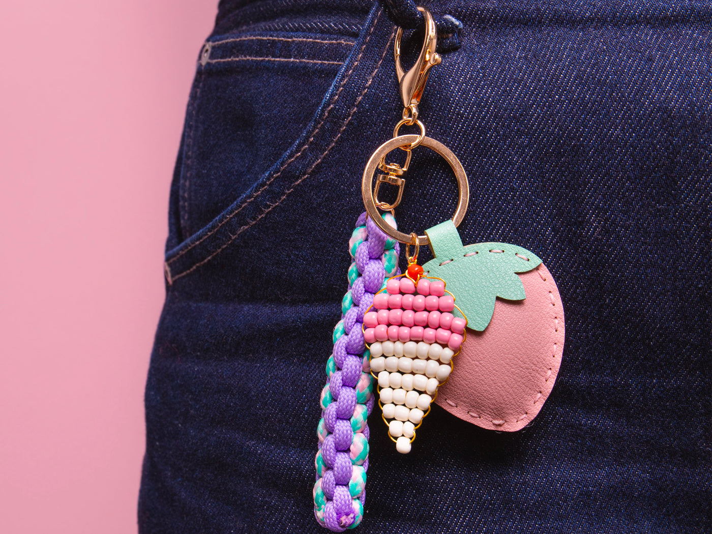 achat Kit Canette Bag Charm Pshiiit - Strawberry Milk