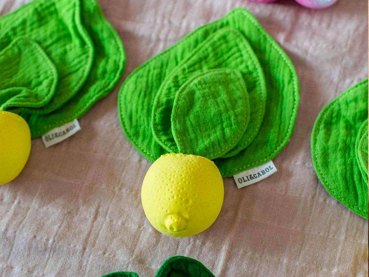 achat Doudou et anneau de dentition citron bébé - Oli & Carol