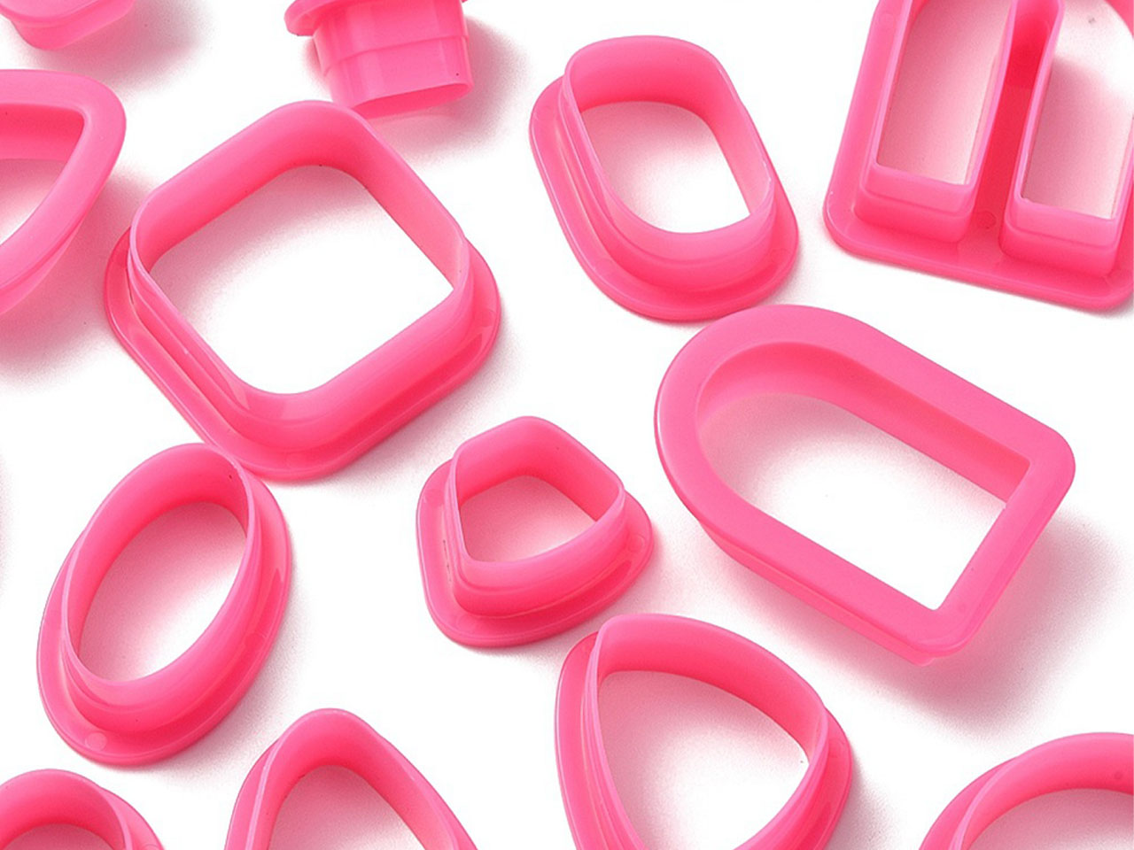 achat Lot de 18 Emporte pièces Géométriques pour pâte polymère