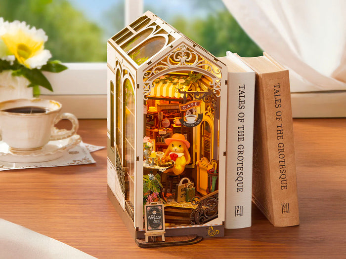 Achat Maquette Holiday Café - Robotime