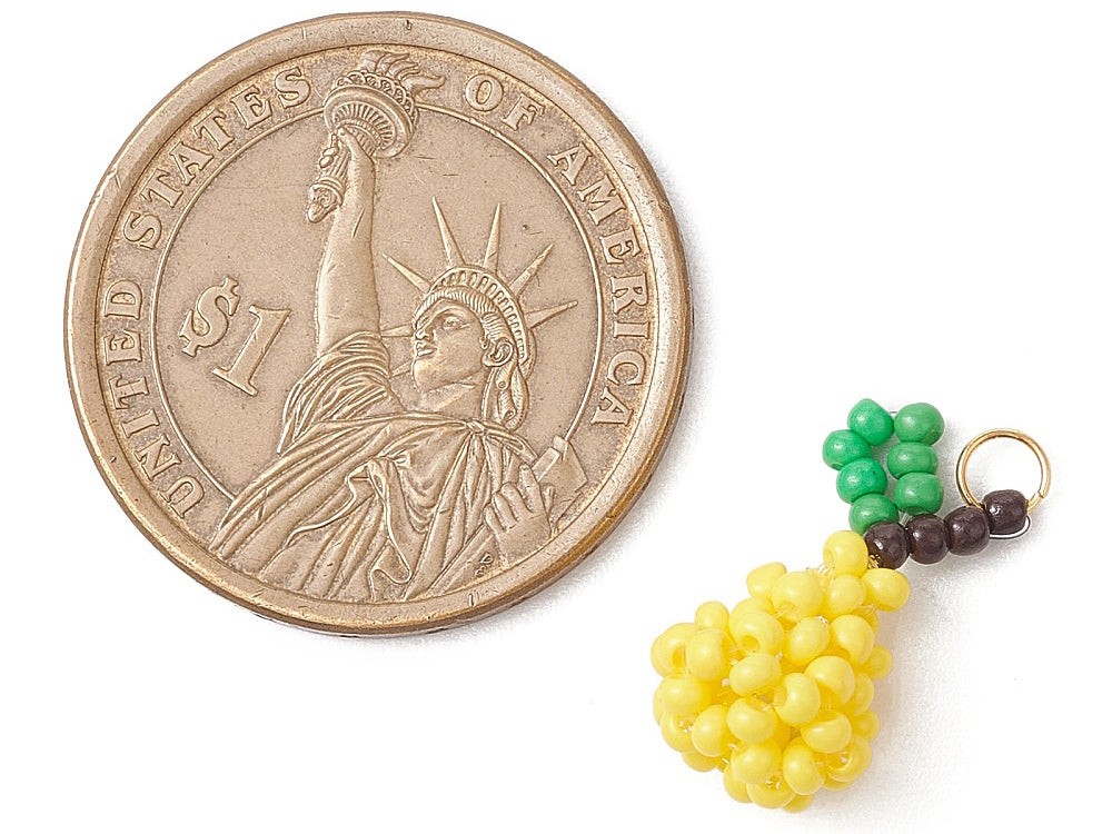 achat Breloque poire en perles de verre
