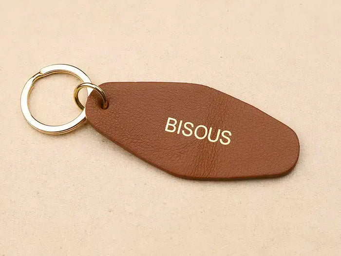 Achat Porte-clés BISOUS en cuir marron - Les Cléias