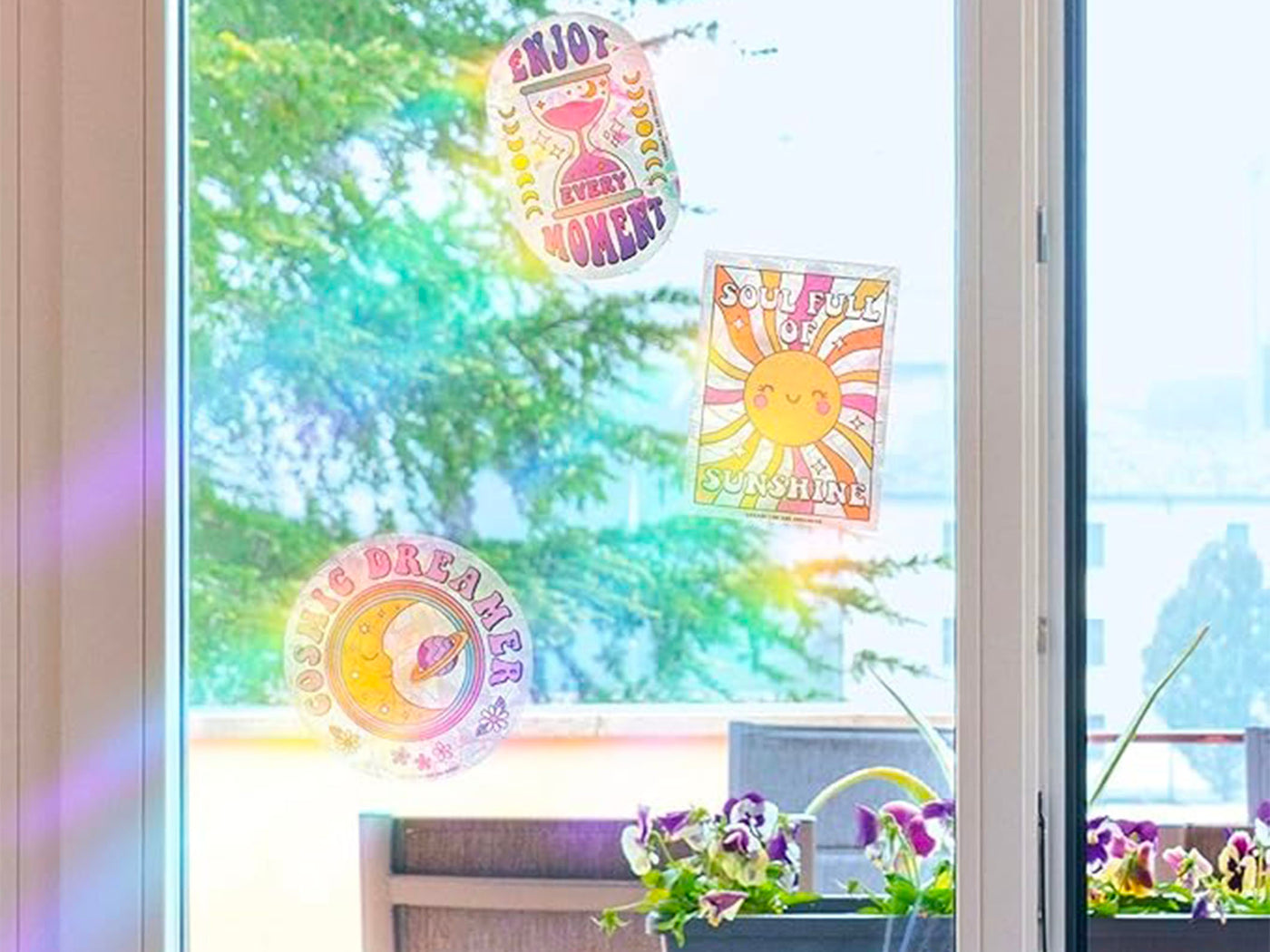 achat 4 Stickers repositionnables Suncatcher Groovy arc-en-ciel - Legami