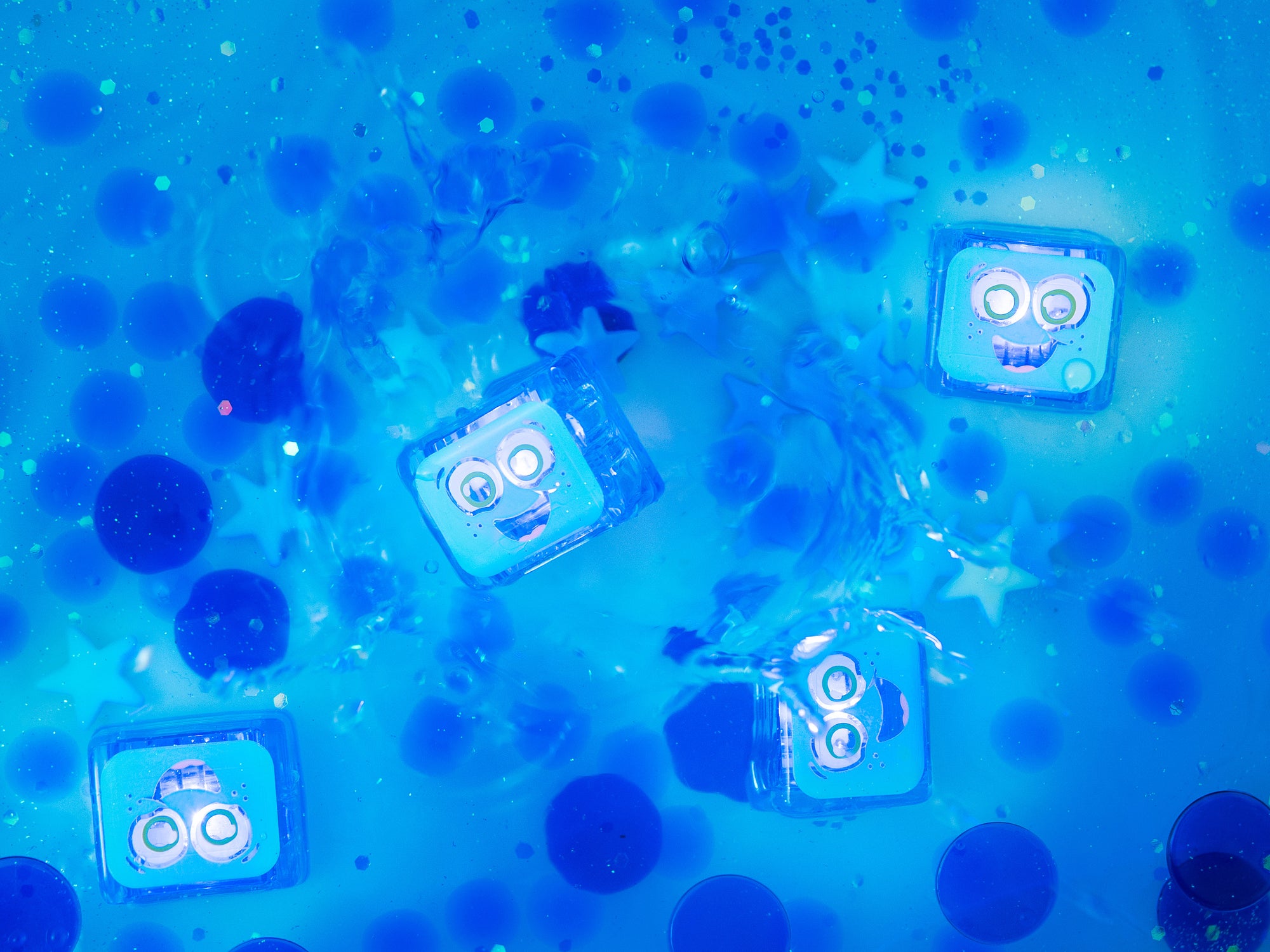 Glo pals - 4 cubes lumineux dans l'eau - bleu