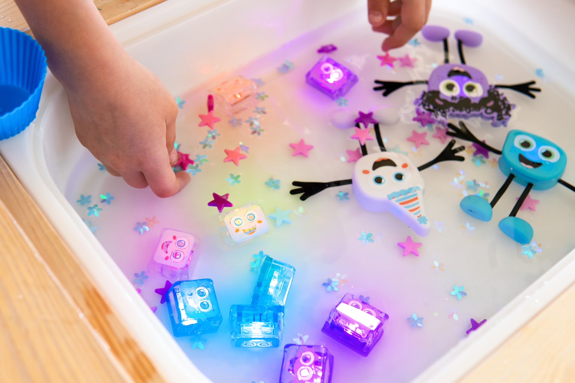 Glo pals - 4 cubes lumineux dans l'eau - bleu
