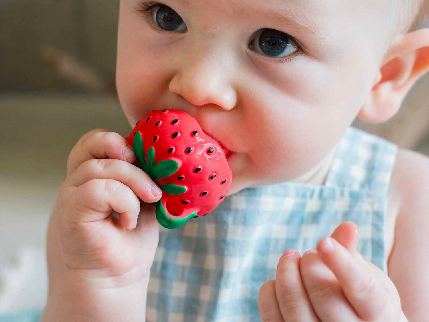 Mini jouet de dentition Sweetie La fraise - Oli & Carol