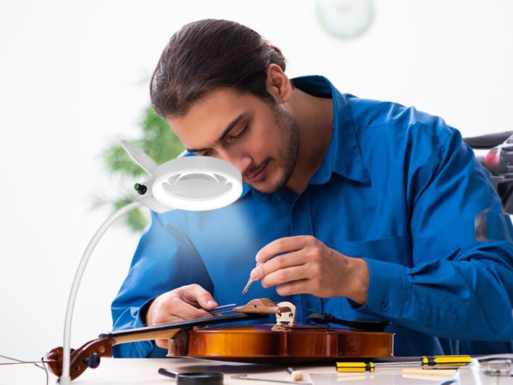 Lampe loupe - pour peinture au numéro et DIY
