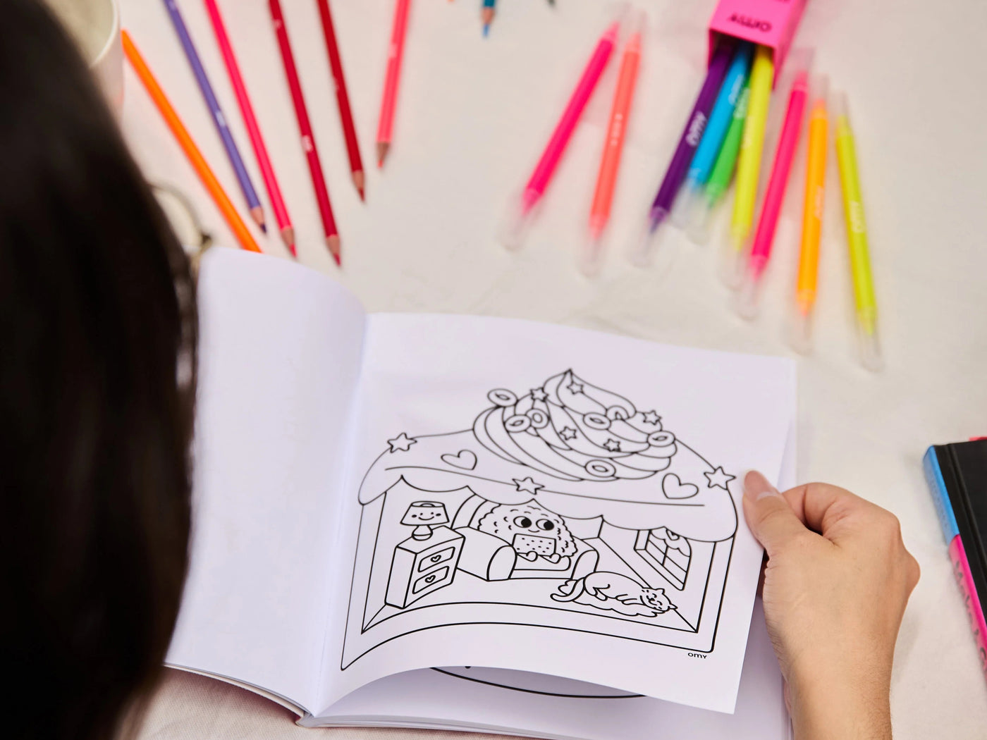 achat Cahier de coloriage Cozy Art - Kawaii - OMY