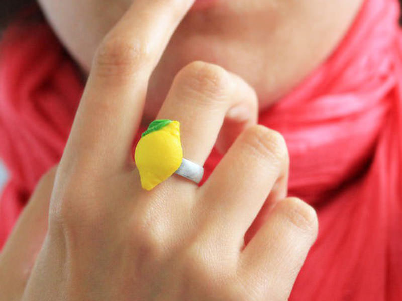 La bague citron en pâte Fimo